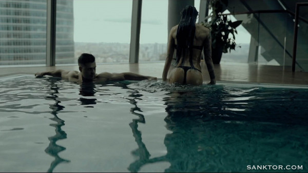 couple sex in the swimming pool